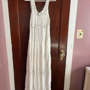 Elegant White Lace Maxi Dress